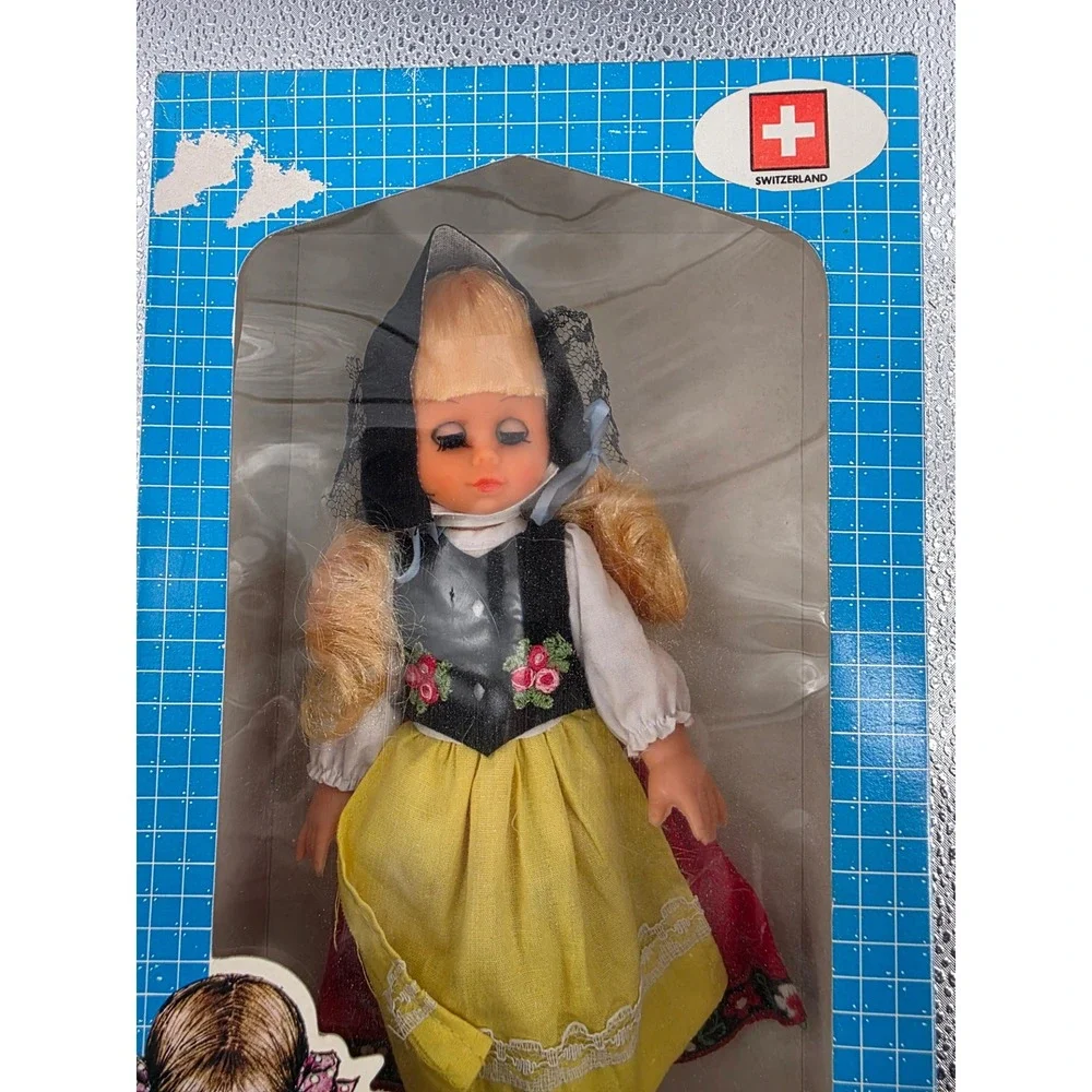 Vintage Dolls of All Nations Switzerland 7.5